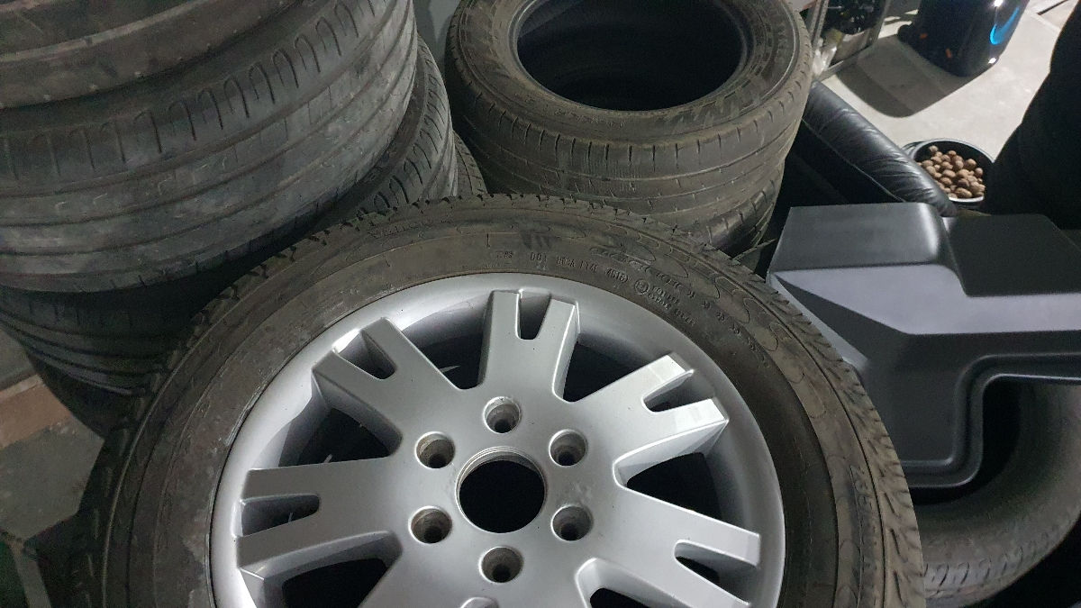 Mercedes Sprinter 235/60 R17C foto 1