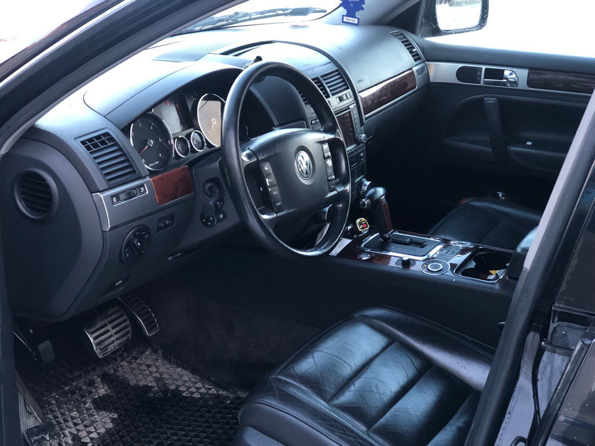 Запчасти Volkswagen Touareg foto 2