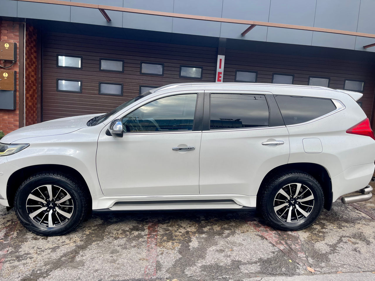 Mitsubishi Pajero Sport foto 3