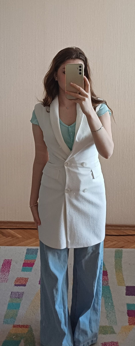 Тренч белый без рукавов