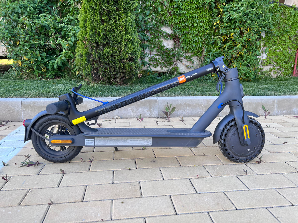 Trotineta electrica Xiaomi Mi Electric Scooter 3 foto 4