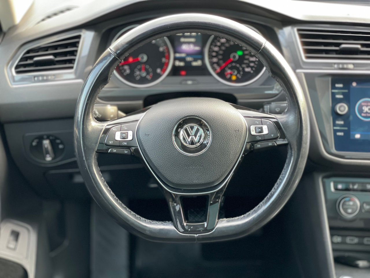 Volkswagen Tiguan фото 10