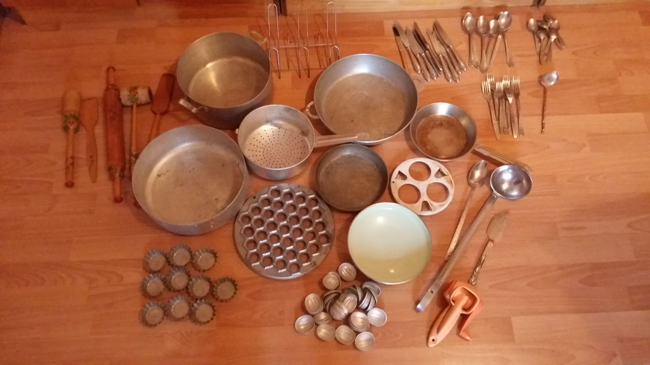 Кастрюля. Сковорода. Приборы. Стаканы