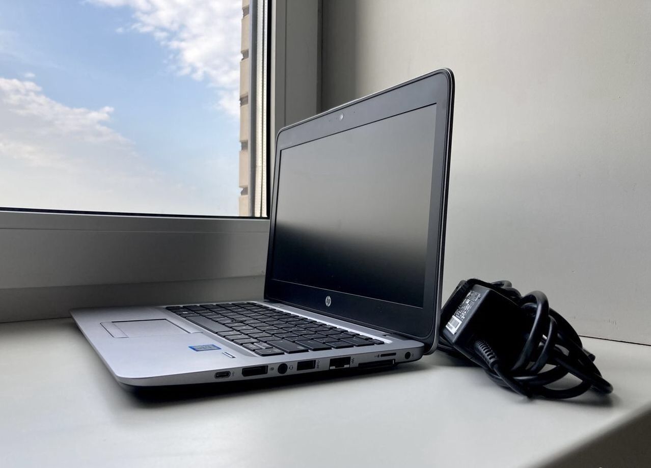 1,28кг Ноутбук HP 820 G3 Intel Core I7-6600U 8GB 256GB SSD