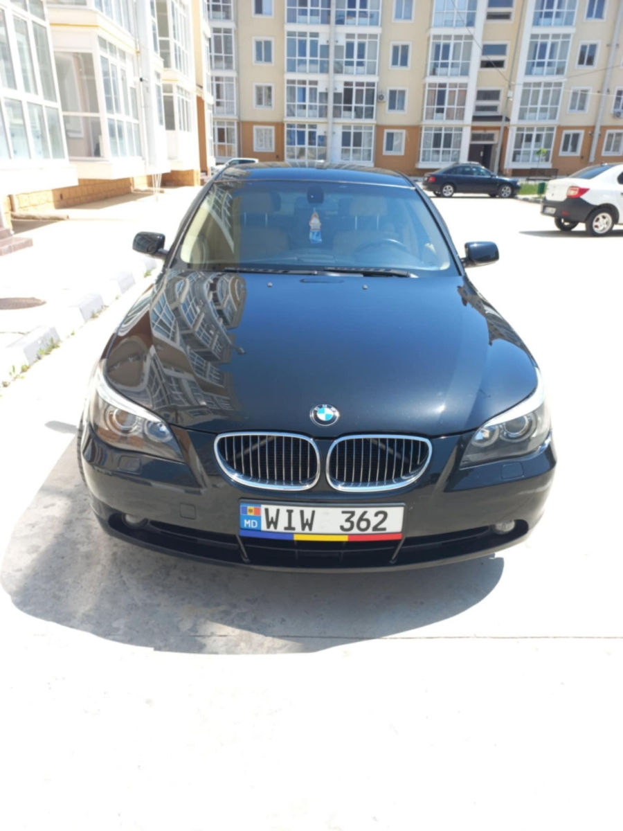 BMW 5 Series фото 8