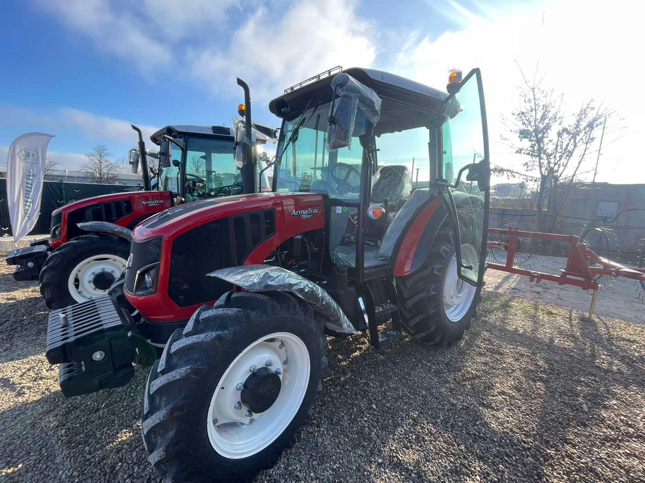 Tractor ArmaTrac 704E 70 c.p. foto 0
