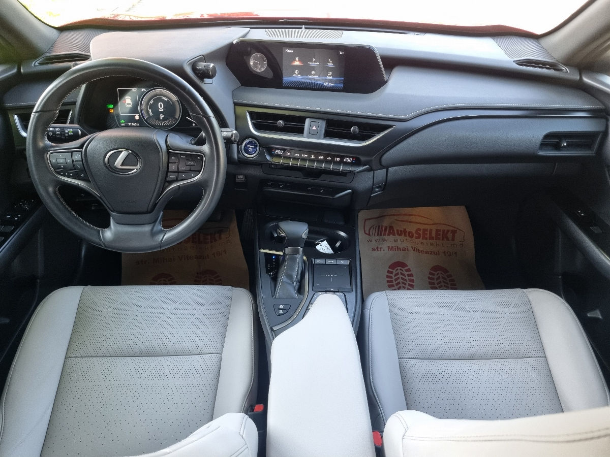Lexus UX 2019 photo 11