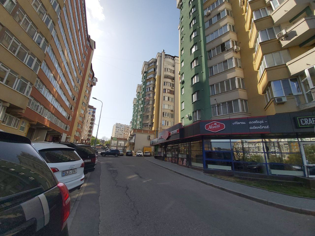 Se oferă spre locațiune spațiu comercial cu suprafața 1000 m.p. foto 1