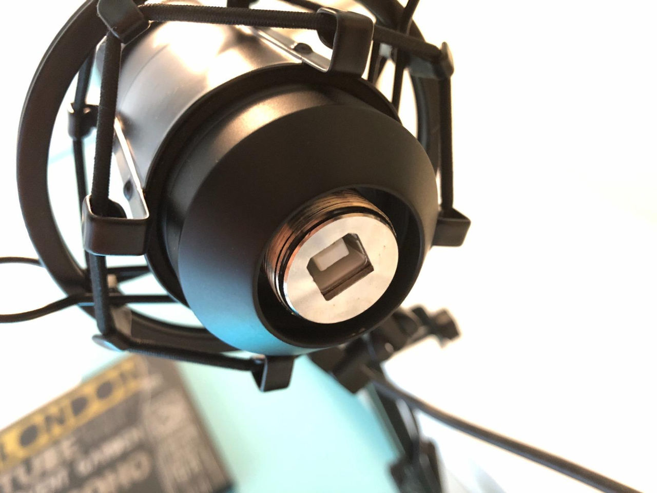 Professional Cardioid Condenser Microphone Auna MIC-900. 25mm capsule. foto 4
