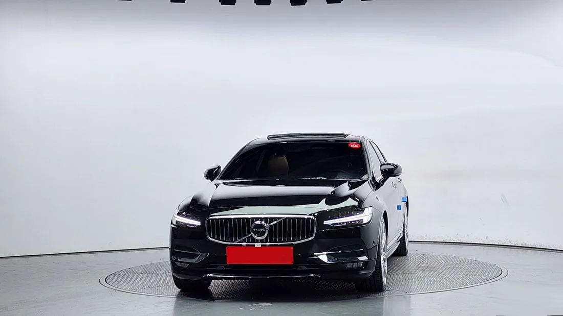 Volvo S90 foto 2