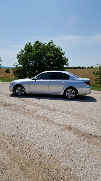 BMW 5 Series фото 0