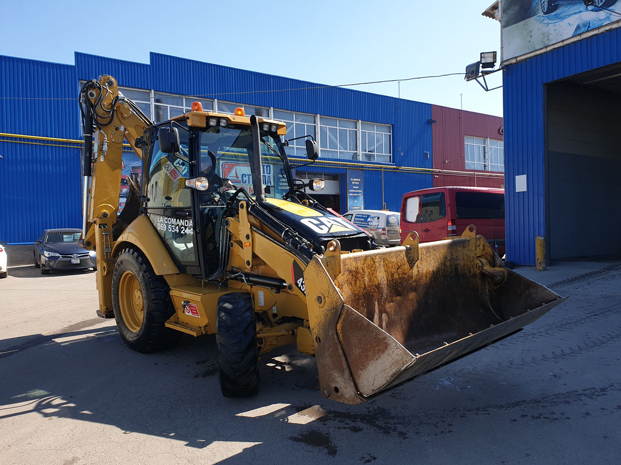 Servicii excavator, buldoexcavator,bobcat,miniexcavator,compactor,каток,Kamaz,dezapezire foto 1