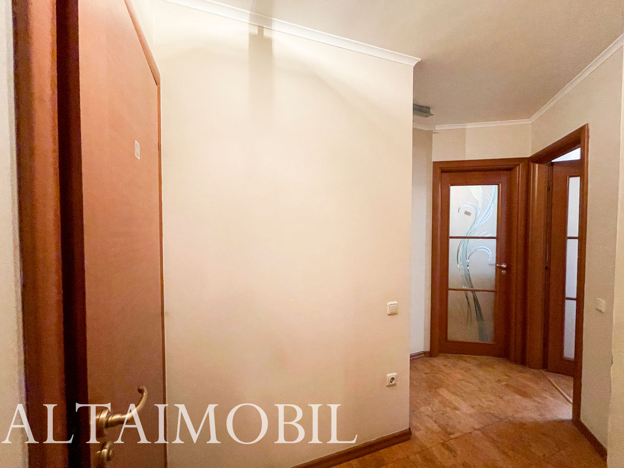 Apartament cu 3 camere, 100 m², Buiucani, Chișinău foto 8