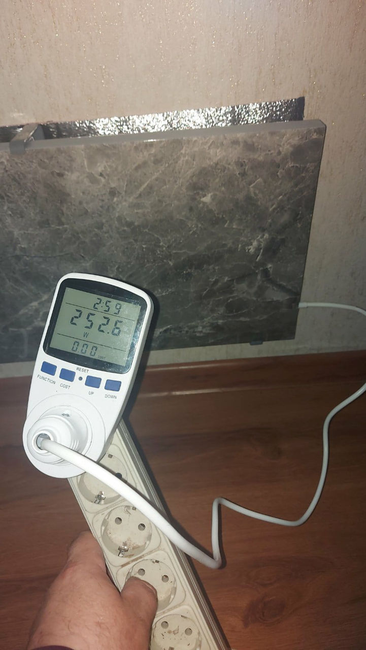 Calorifer electric de ceramică consumă 250 Watt/h foto 2