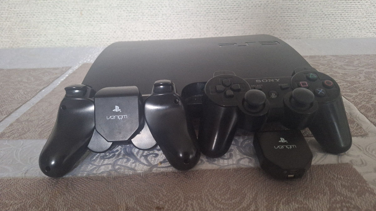 Sony  Playstation series 3 slim foto 5