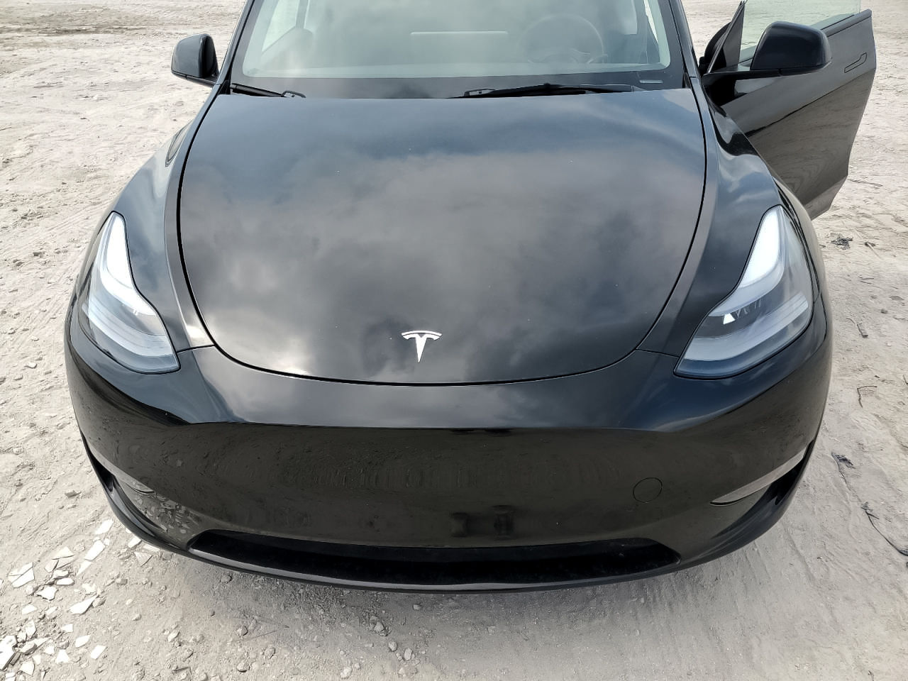 Tesla Model Y foto 3