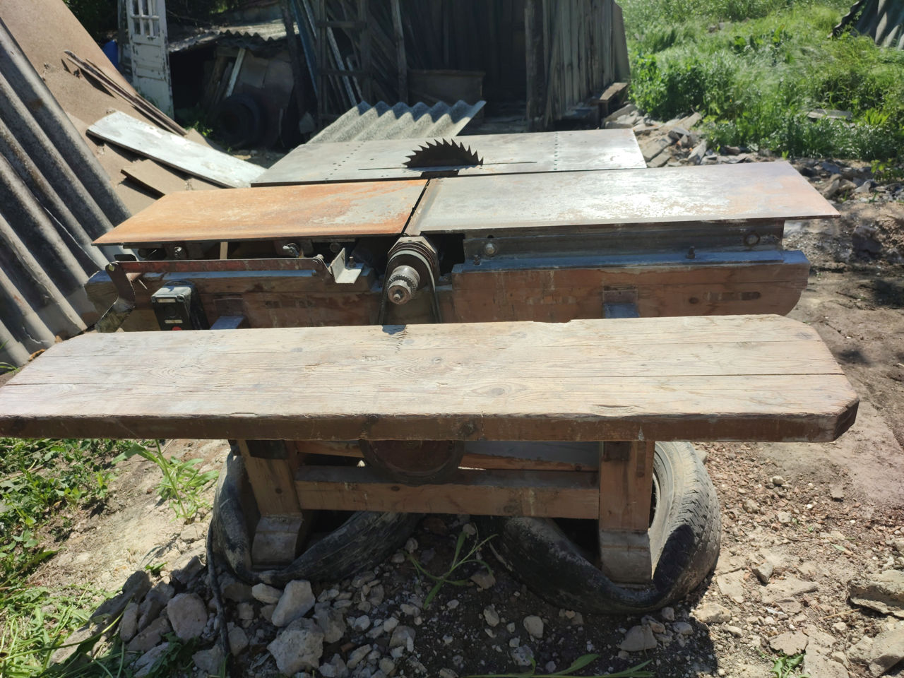 Универсальный столярный станок.