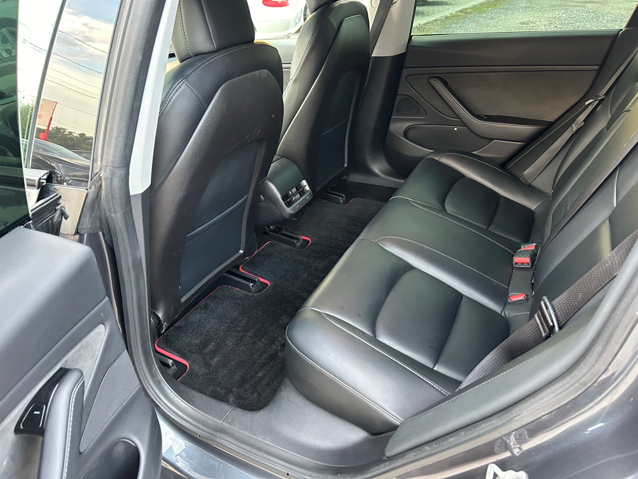 Tesla Model 3 foto 15