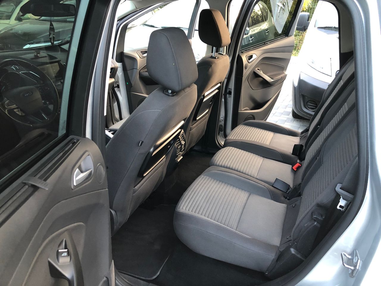 Ford C-Max фото 17