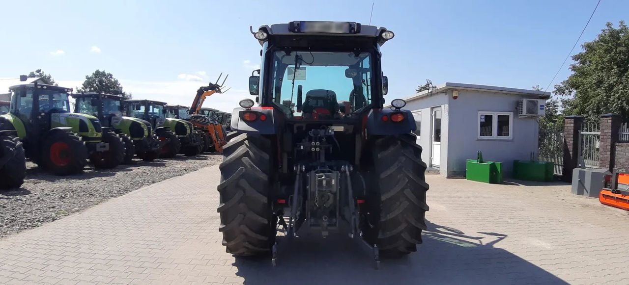 Massey Ferguson 5710 foto 4