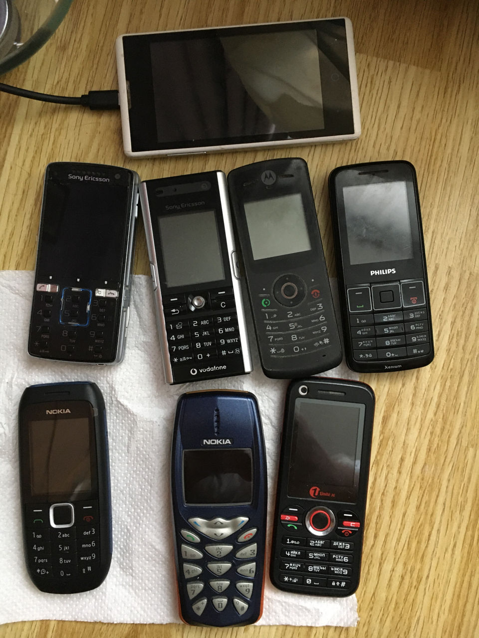 Vând câteva modele de telefoane vechi фото 0