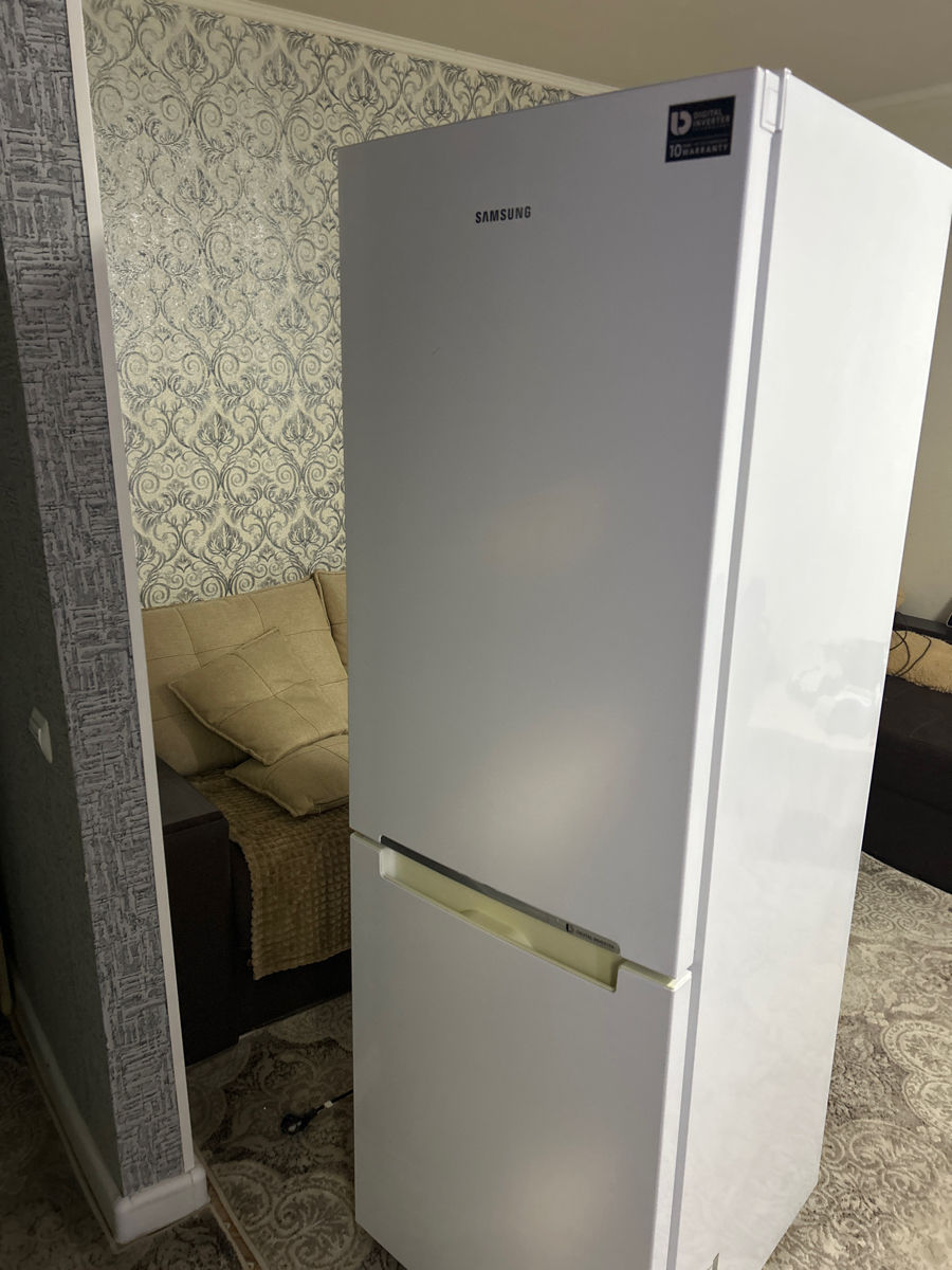 Vind frigider samsung no frost Stare bună functioneaza fara probleme Lucreaza linistit si fara zgomo foto 0