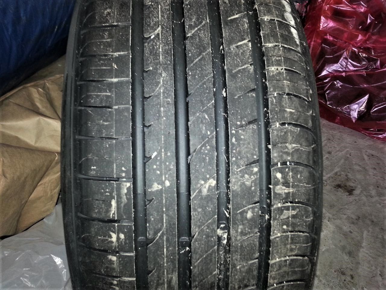 235 / 65 / R17 Hankook