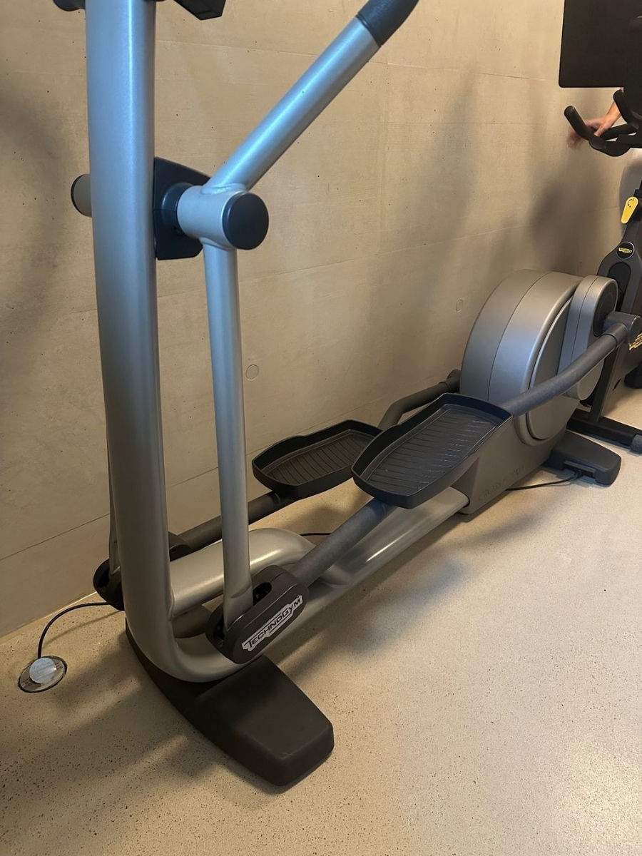 Bicicleta eliptica Technogym Cross Forma 500 foto 1