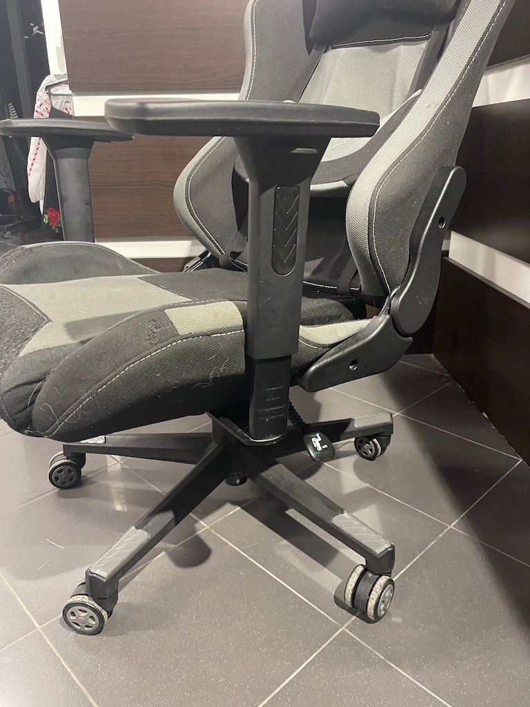 Scaun de gaming second-hand – 550 lei foto 1