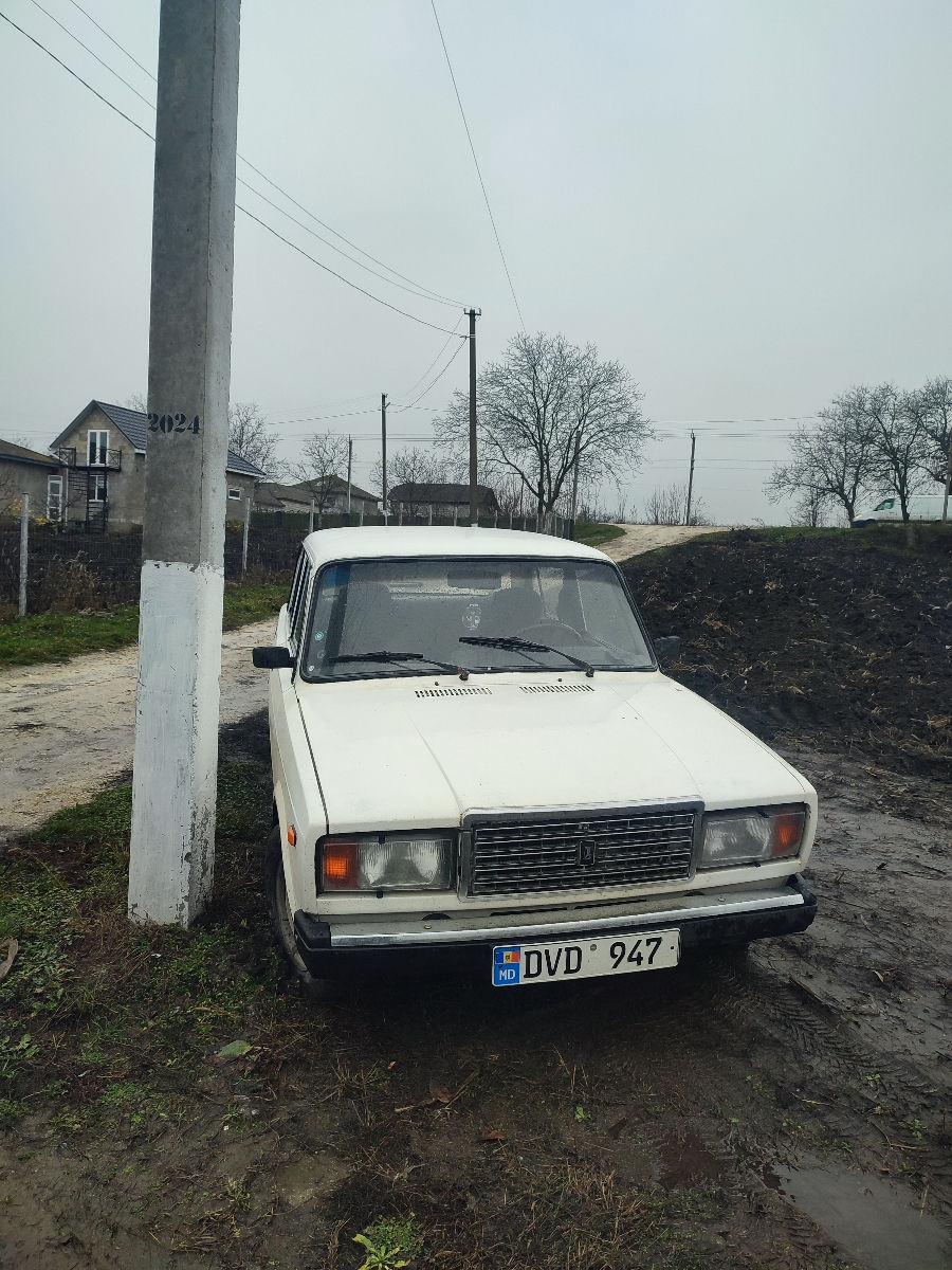 Lada / ВАЗ 2107 2008 г. с пробегом 40000 км, Газ / Бензин (метан), 1300 €