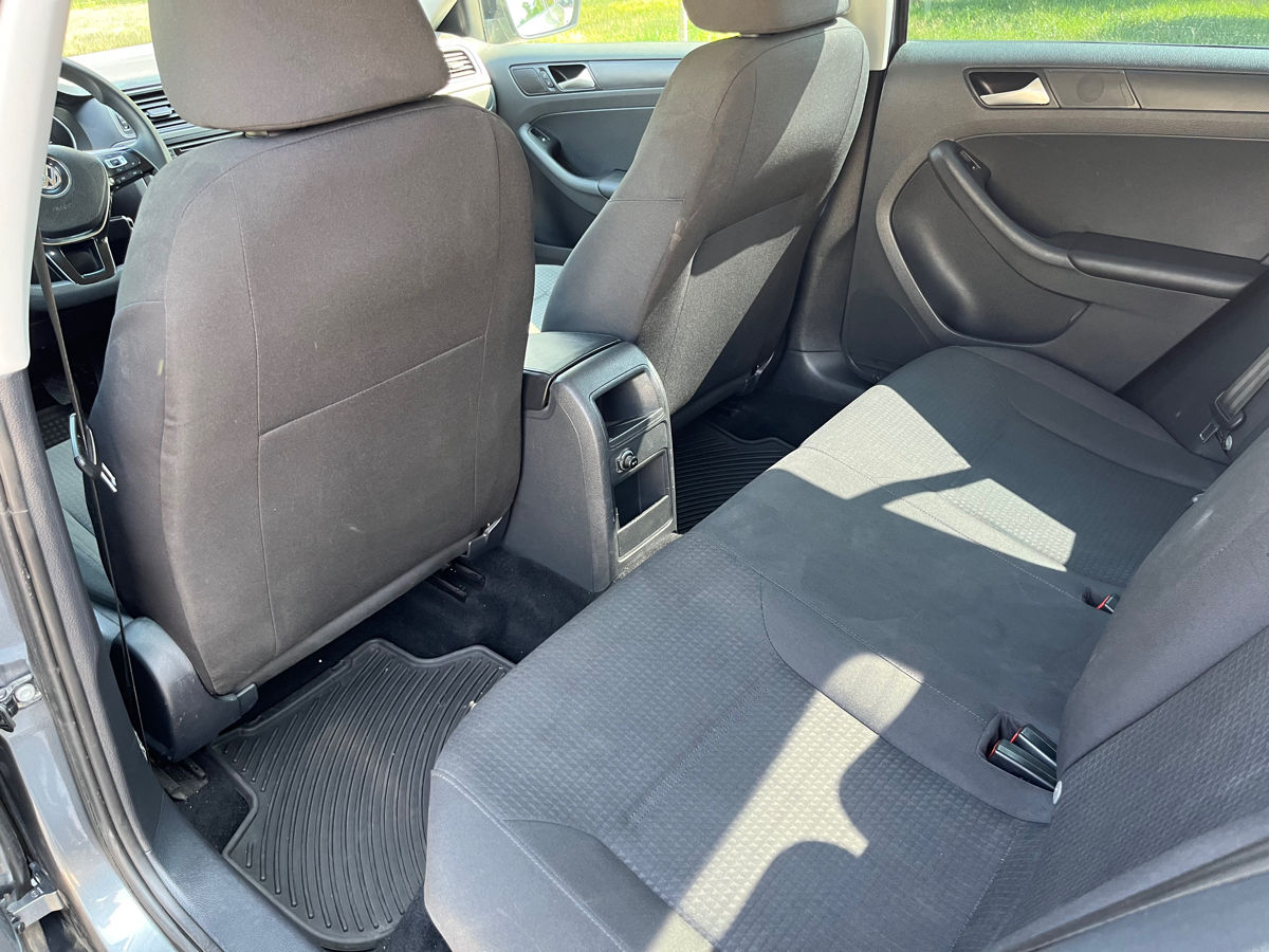 Volkswagen Jetta foto 9