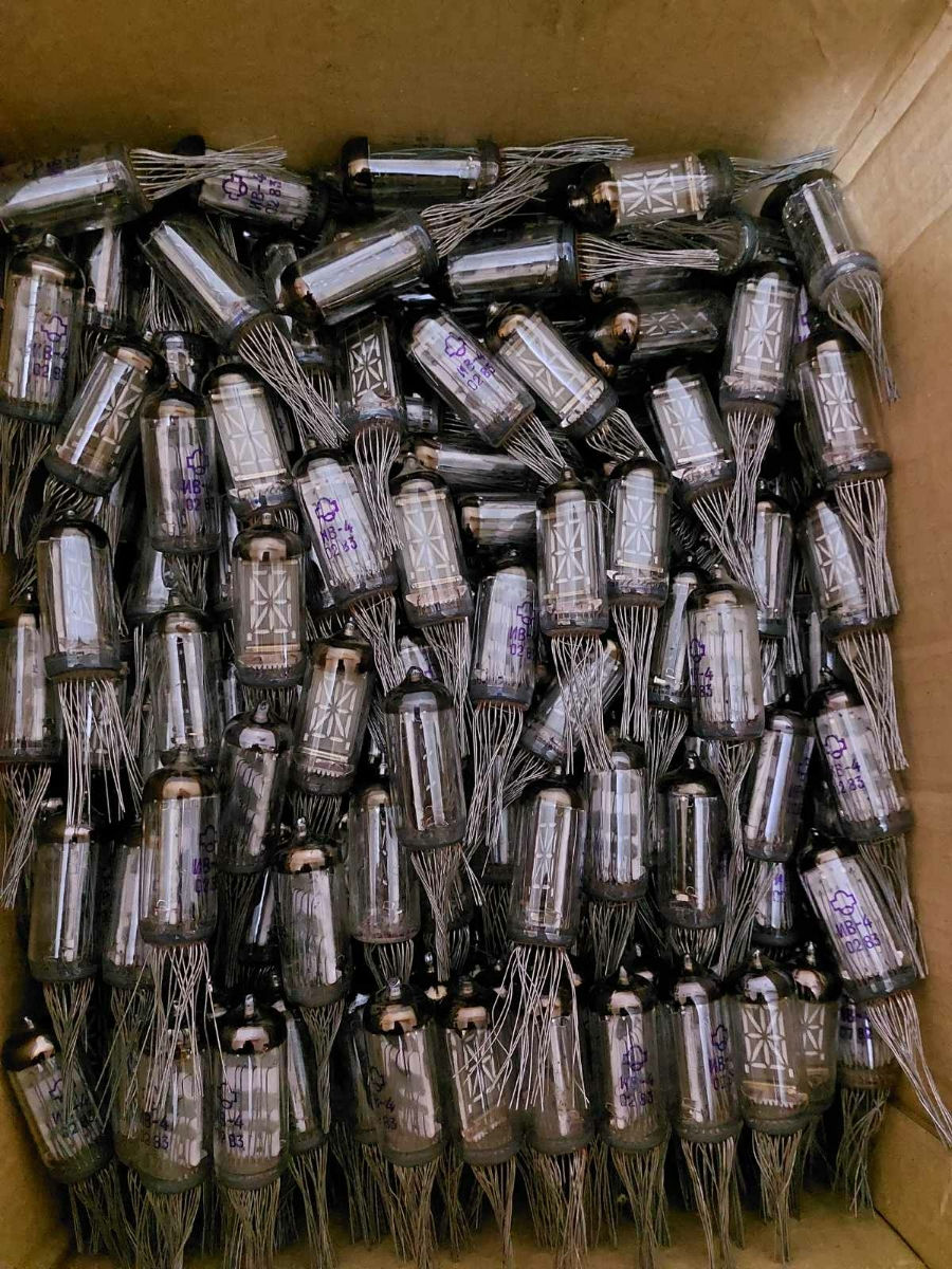 Куплю Радиодетали дорого км зеленый км оранжевой серебро магнит немагнит