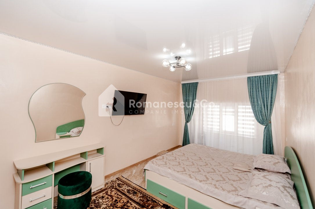 Casă de vânzare în Ialoveni, 2 nivele, cu reparație, teren 14 ari.  foto 7