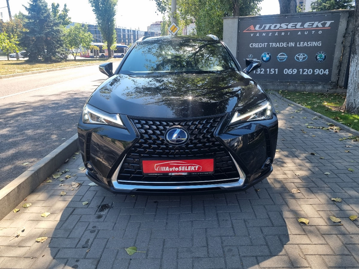 Lexus UX 2020 photo 2