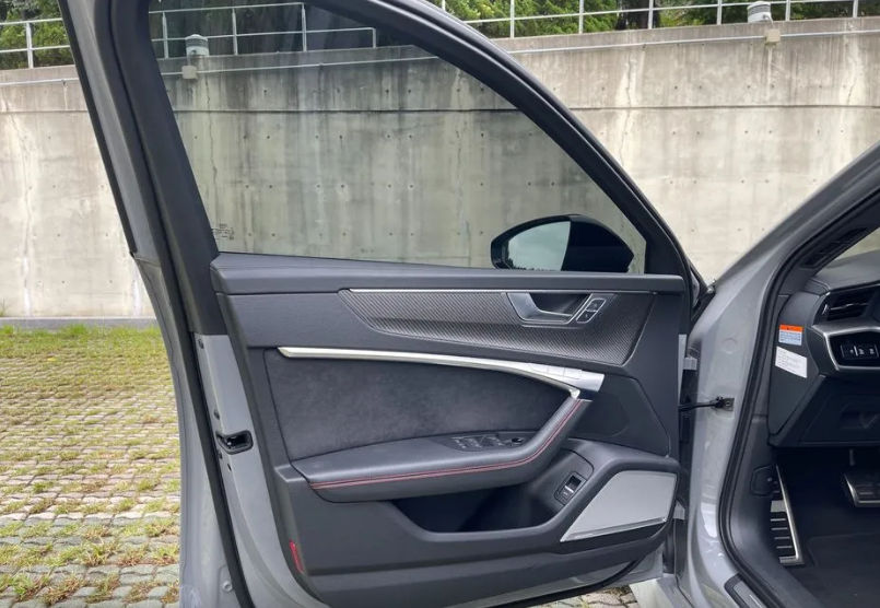 Audi RS6 foto 10