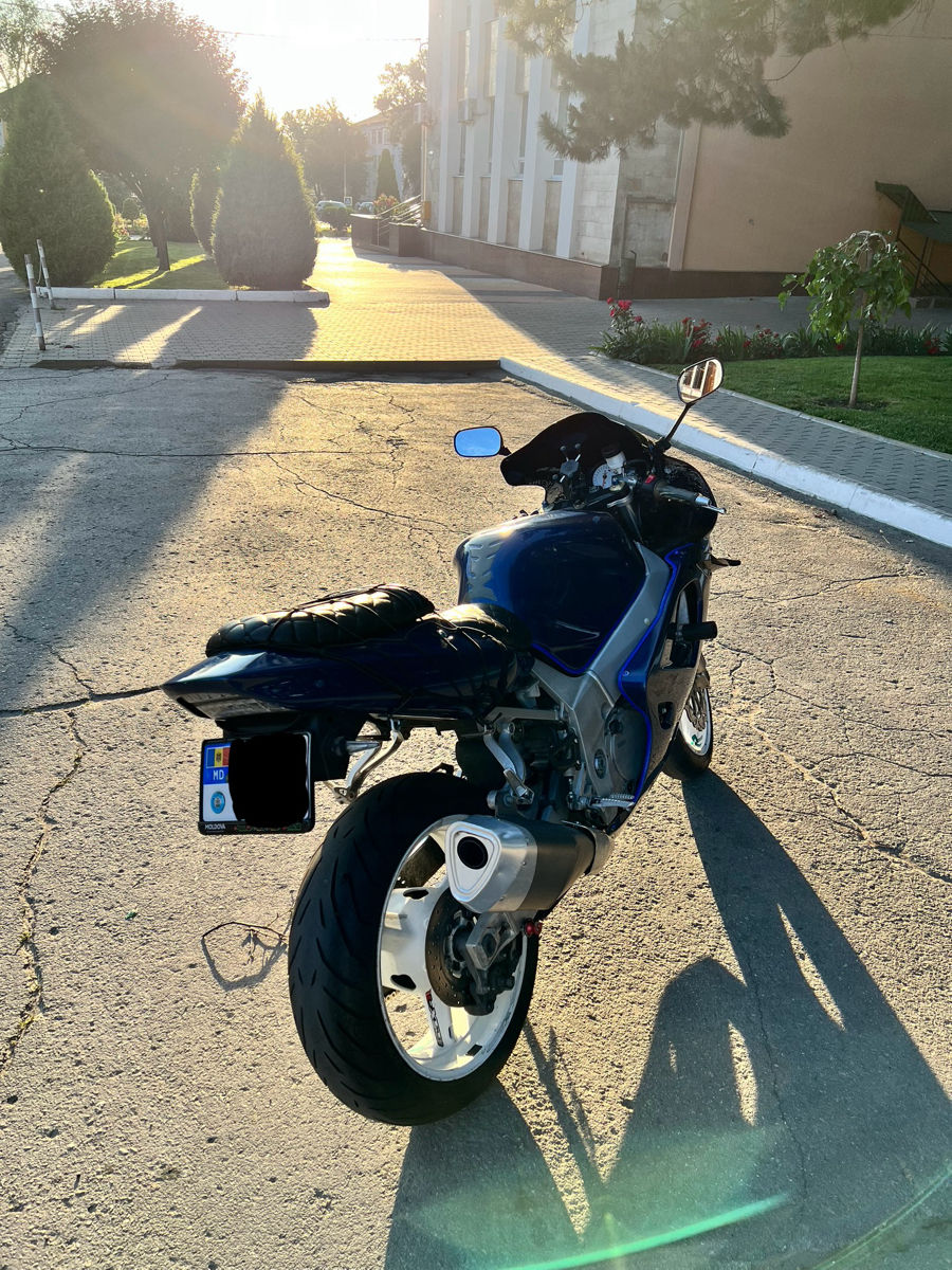 Suzuki GSX-R 600 A2 foto 5