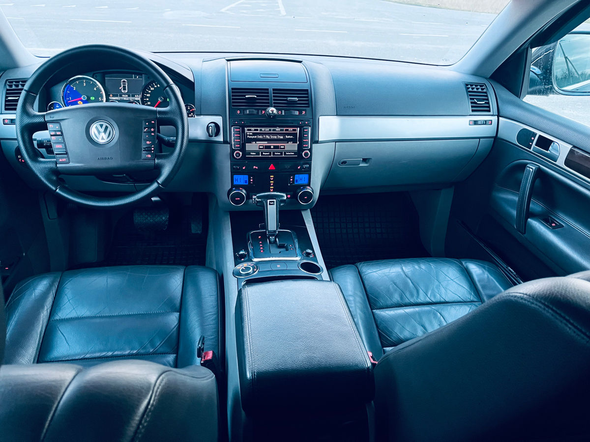 Volkswagen Touareg foto 8