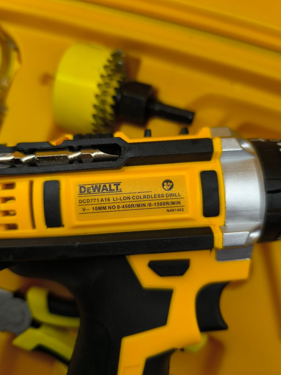 Новый ударный шуруповёрт DeWalt 24v/6ah с большим набором инструментов foto 7