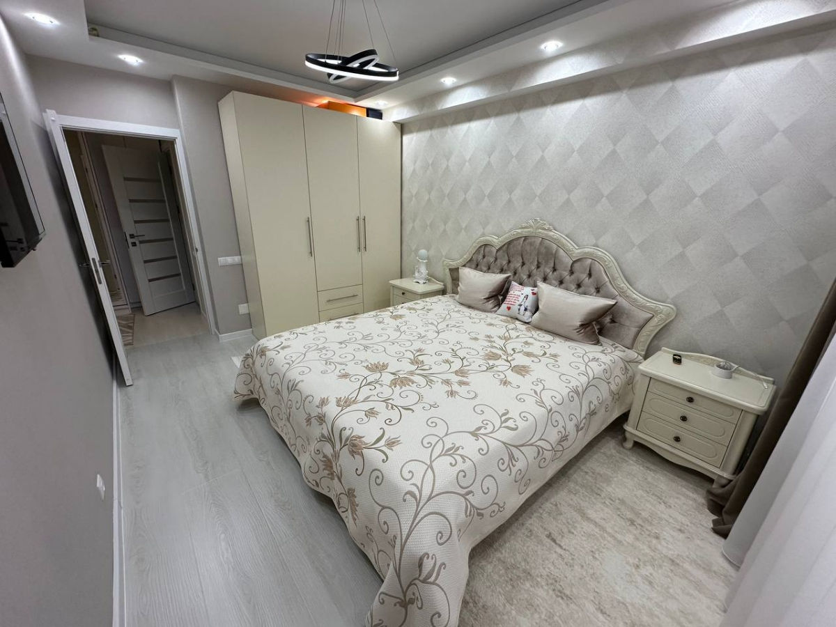 Apartament cu 2 camere, 68 m², Buiucani, Chișinău foto 3