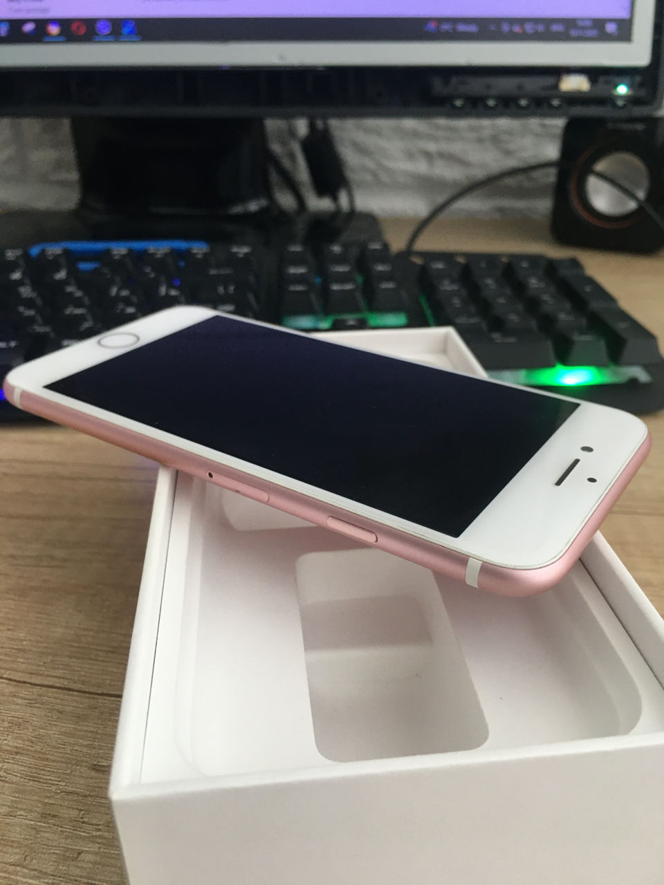 iPhone 7, Rose Gold, 32Gb foto 4