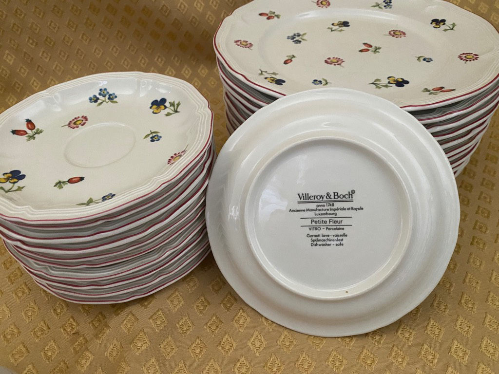 Набор посуды, сервиз Villeroy & Boch. Set de vesela.