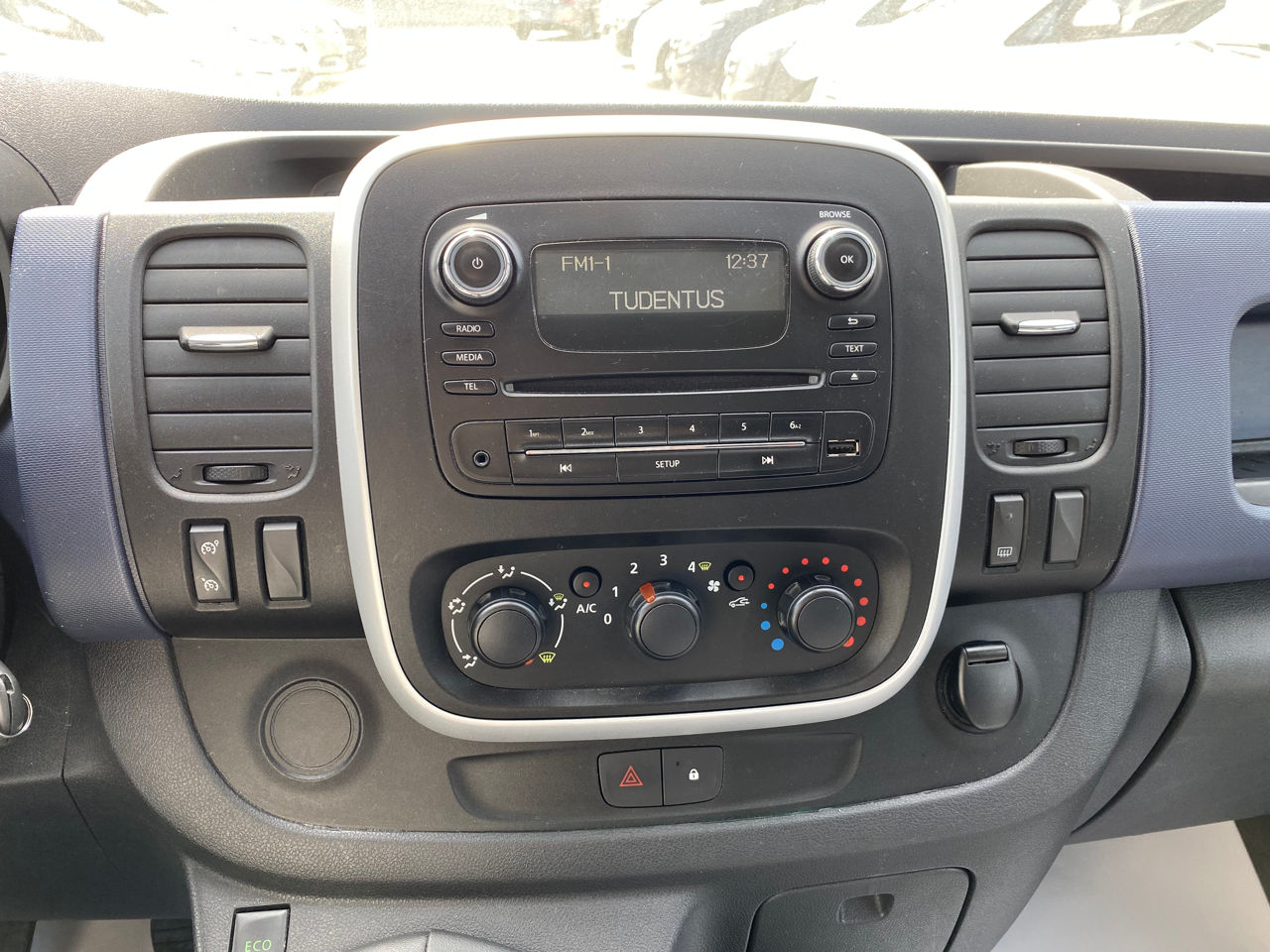 Opel Vivaro 6 locuri foto 10