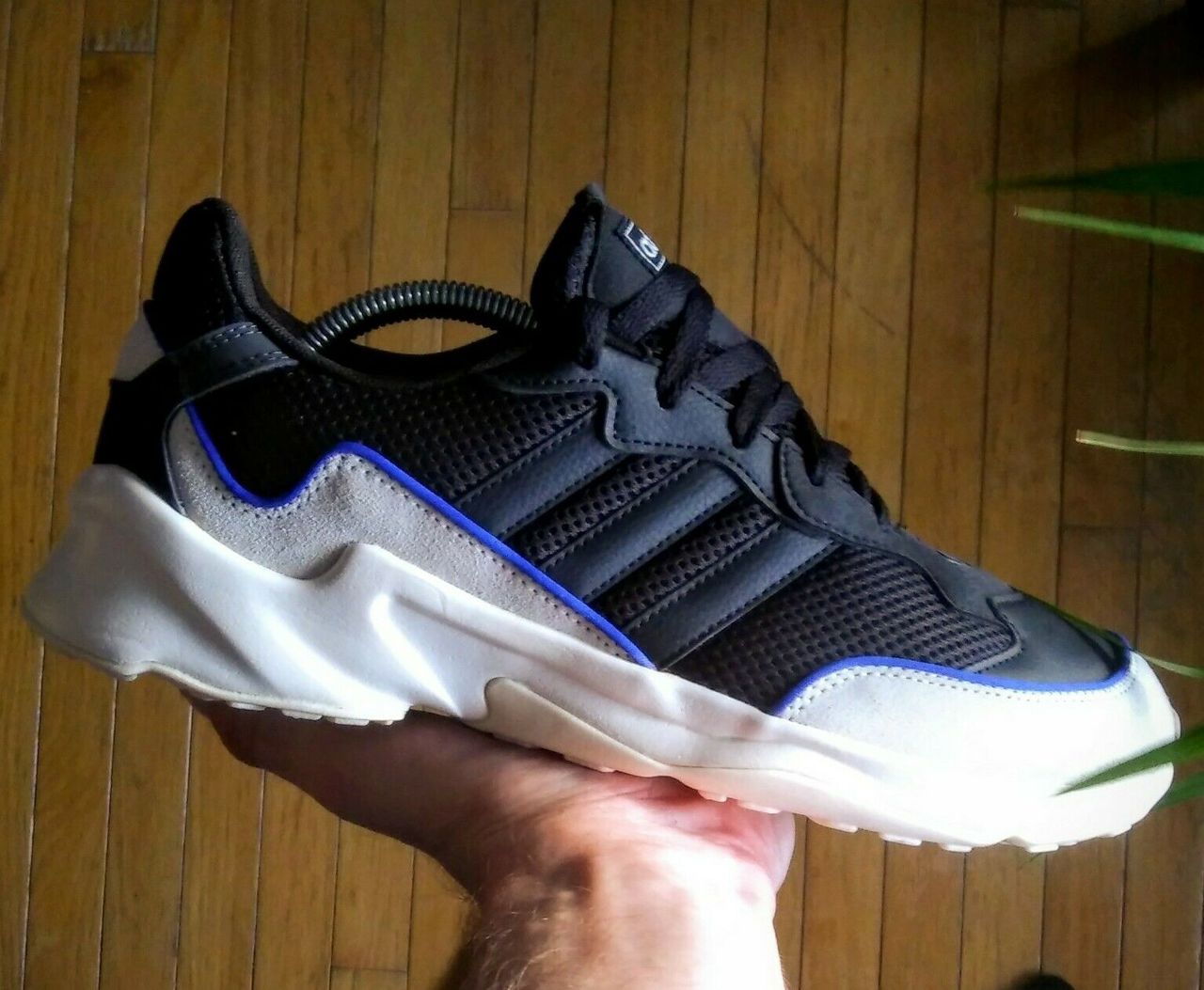 Adidas 20-20FX новые кроссовки оригинал.