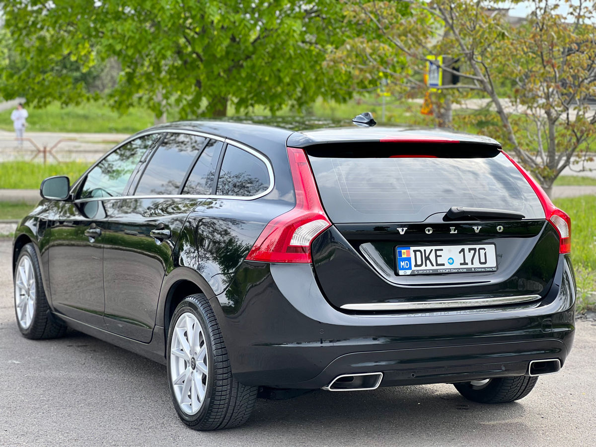 Volvo V60 фото 3