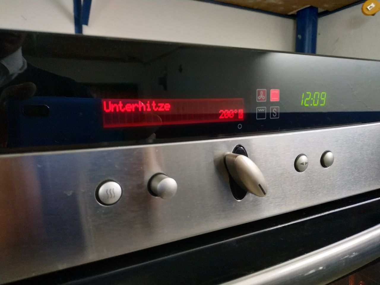 Немецкая Духовка Neff в нержавейки -идеальное состояние