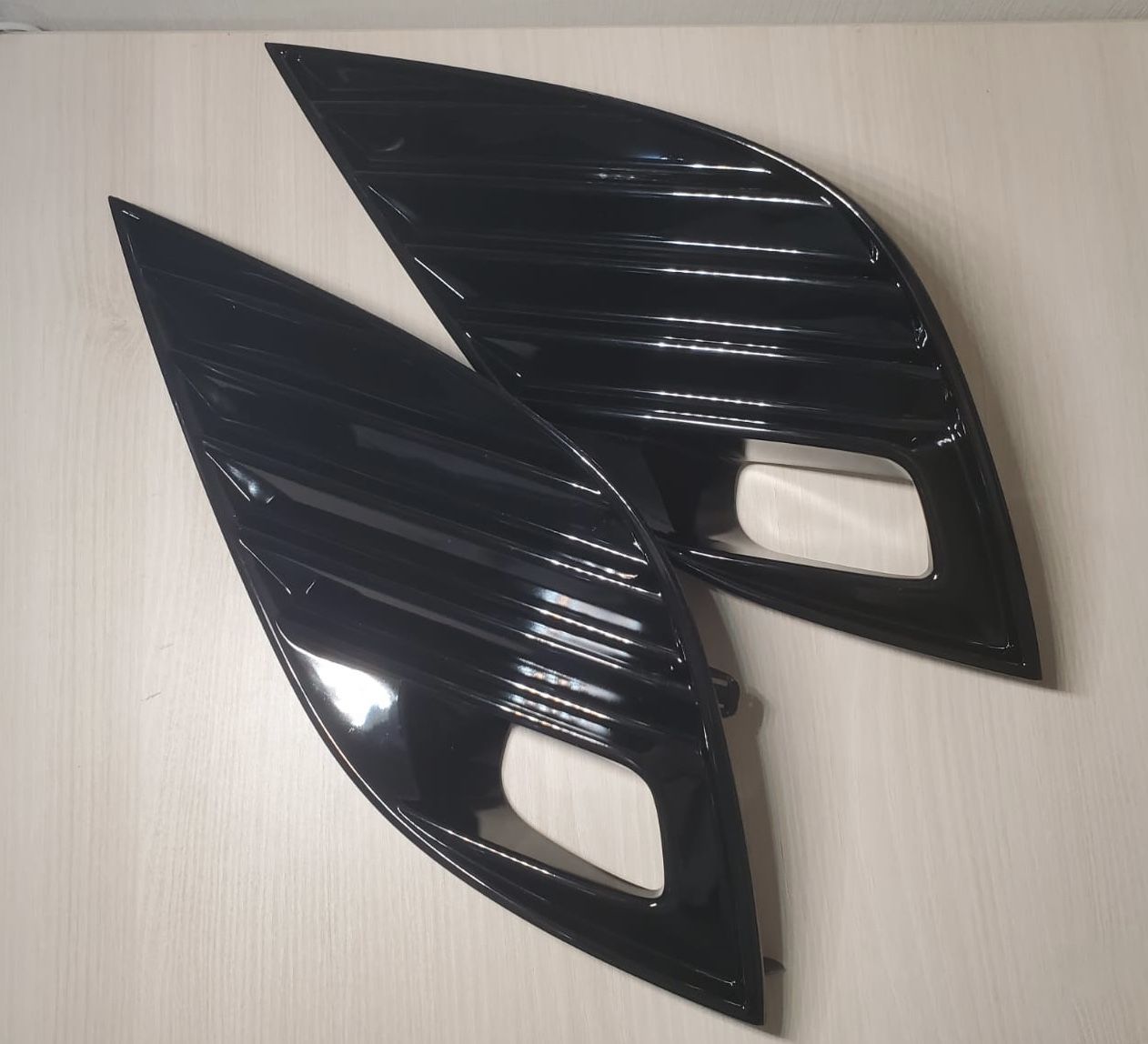 Заглушки под противотуманки Toyota Camry 70  и Videoregistrator Toyota Camry 2020-2023 foto 0