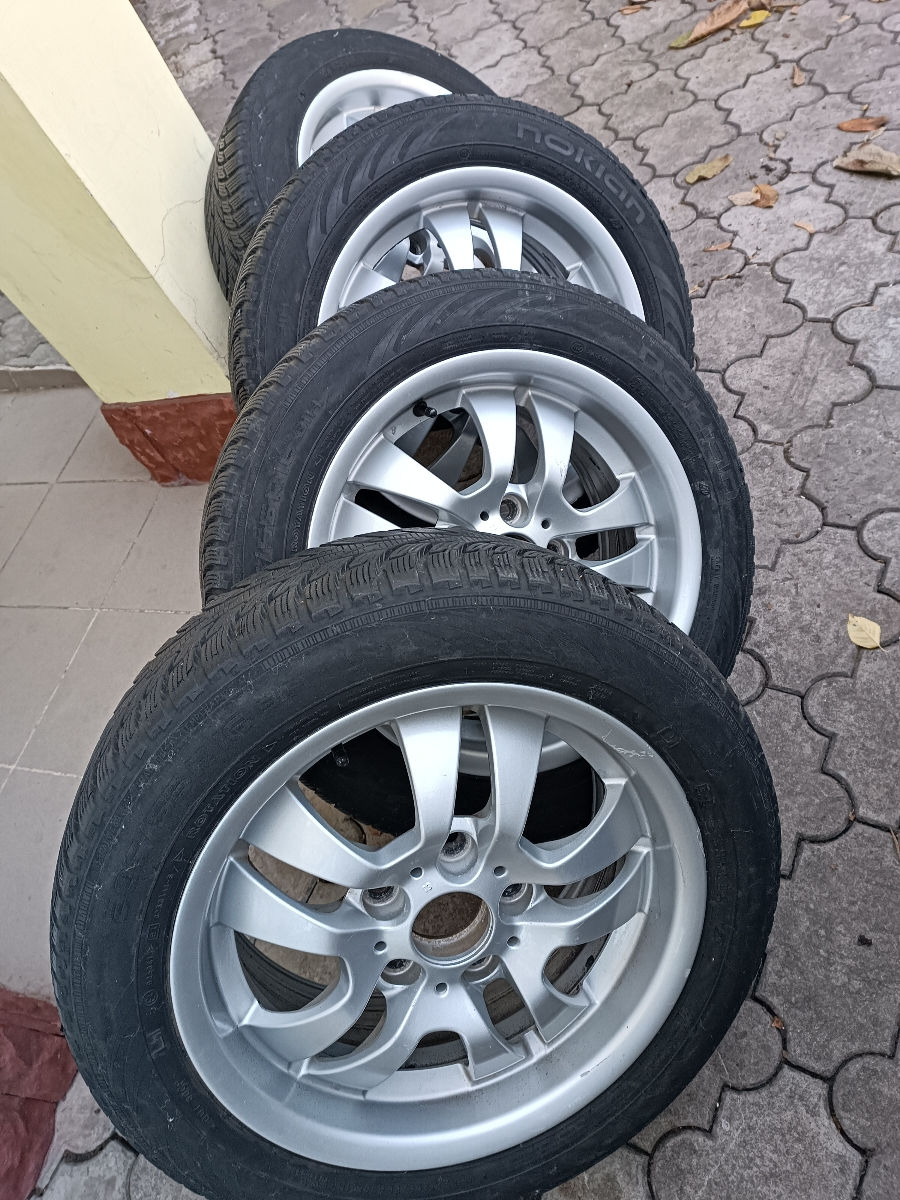 Jante cu anvelope BMW, serie OEM 7x16 5x120 ET 34 dia 72.6 foto 0