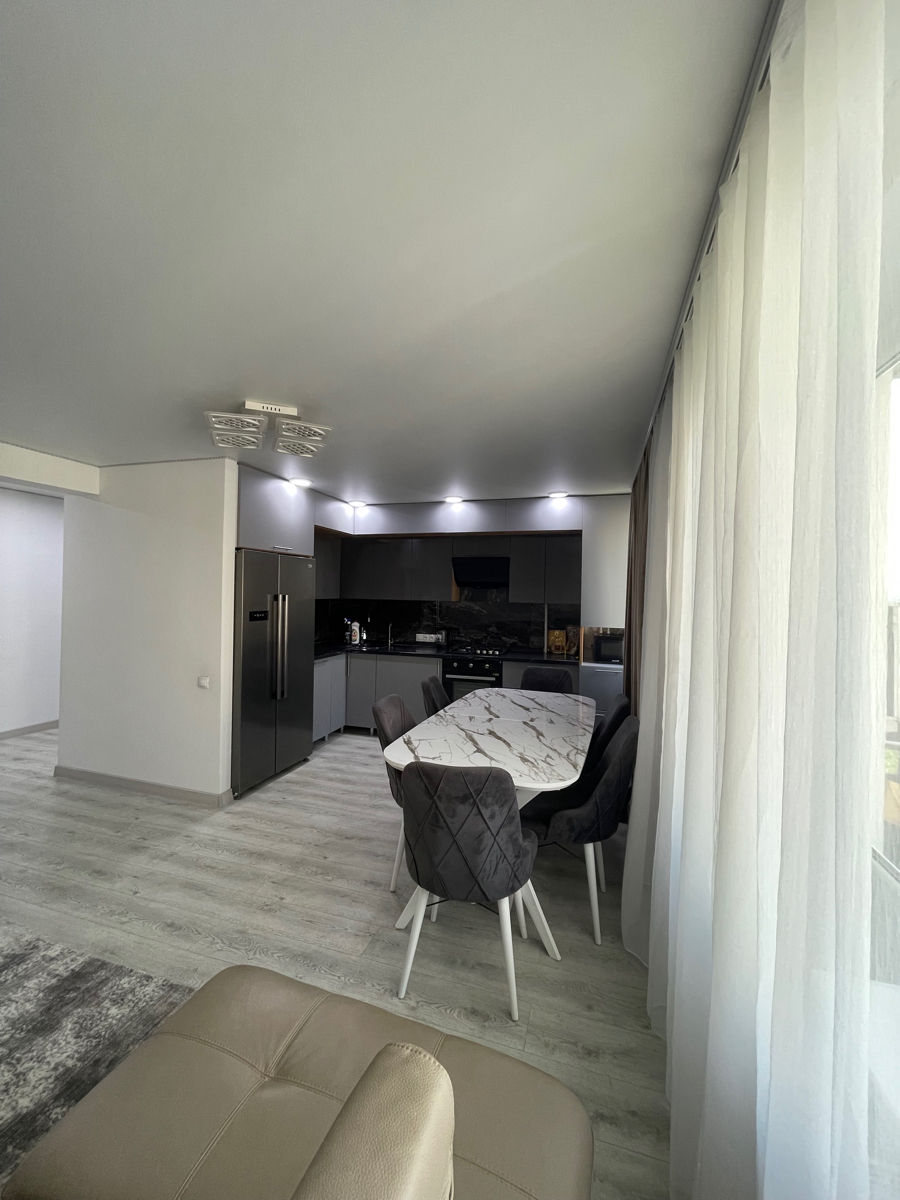 Apartament cu 2 camere, 69 m², Centru, Strășeni
