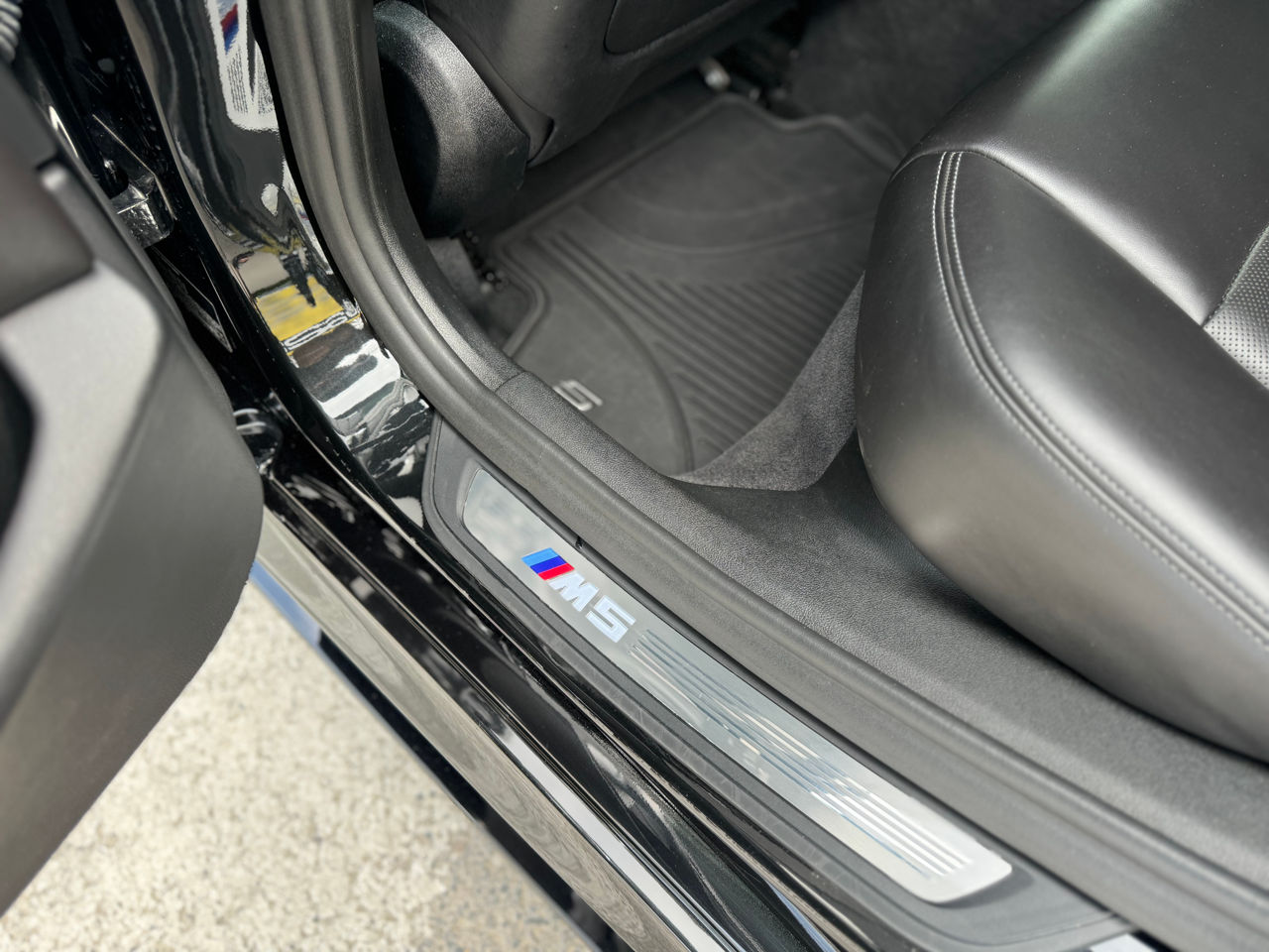 BMW M5 фото 8