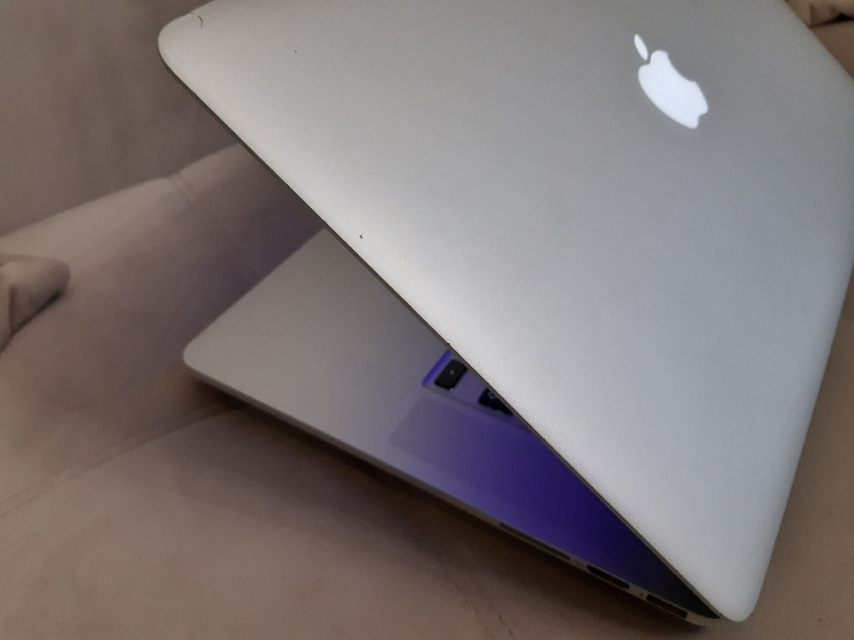 MacBook Pro (Retina, 15-inch, Mid 2014)